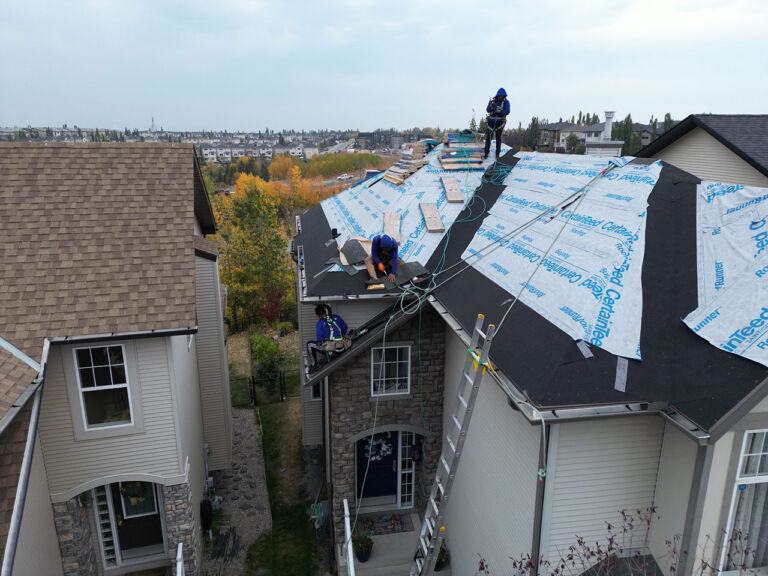 Roofer in Calgary